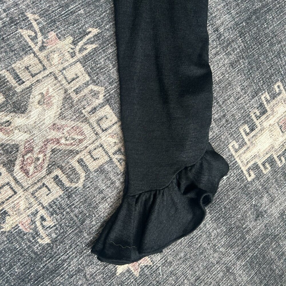 Banana Republic Black Ruffle Sleeve Top Size M EUC - Picture 3 of 3